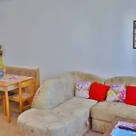 Apartamento For 8+2 Person In - Insel Rab 17738