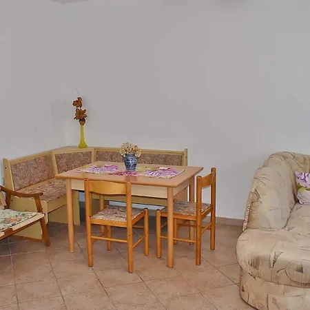 Lejlighed For 8+2 Person In - Insel Rab 17738