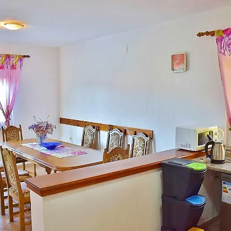 For 8+2 Person In - Insel Rab 17738 *