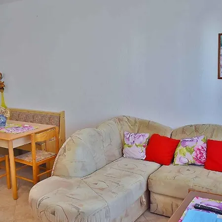 Lejlighed For 8+2 Person In - Insel Rab 17738