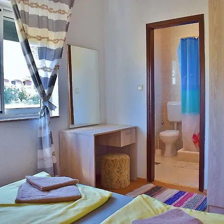 For 8+2 Person In - Insel Rab 17738 *