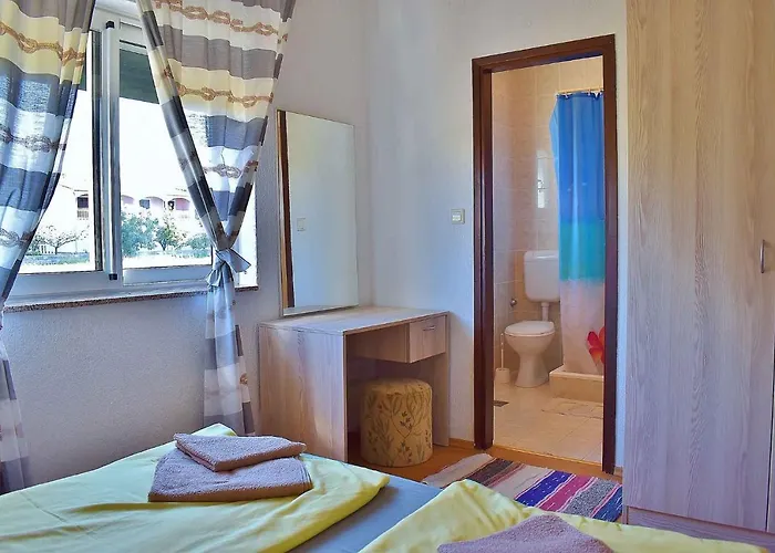 For 8+2 Person In - Insel Rab 17738 *