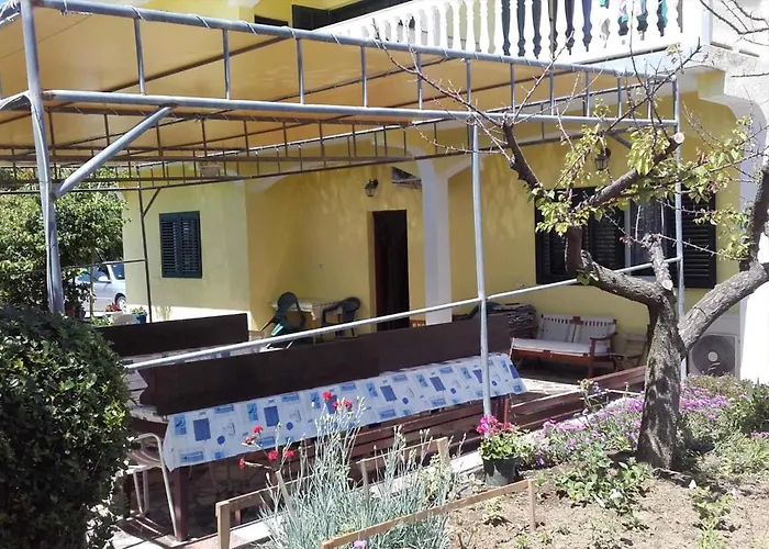Apartment Apartment For 8+2 Person In Lopar - Insel Rab 17738 *